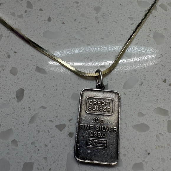 Chic Sterling Silver Necklace with Engraved 10g Credit Suisse Pendant
